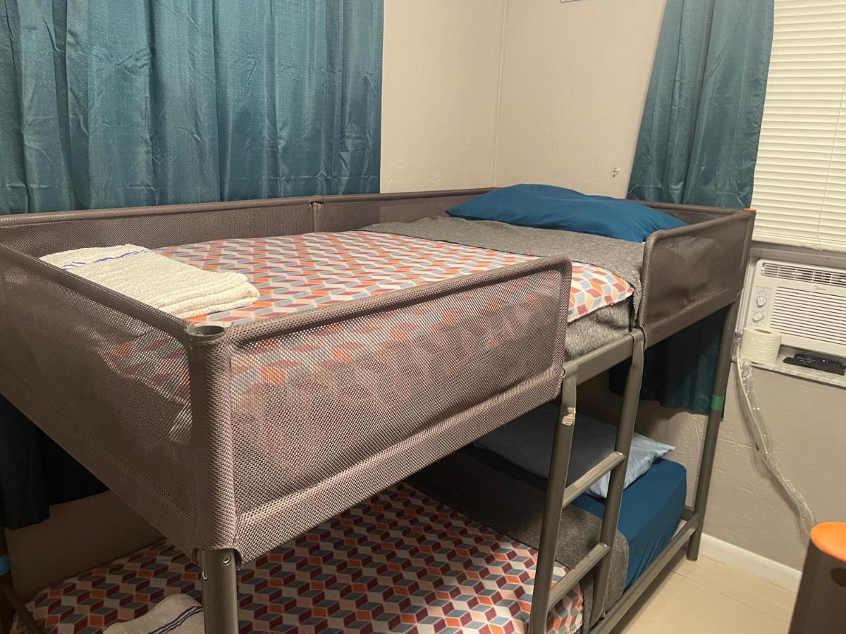 Miami Vibes "Hostel-Like" Shared Room Норт Маями Екстериор снимка
