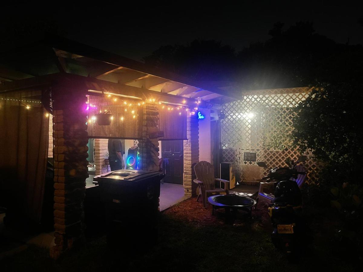 Miami Vibes "Hostel-Like" Shared Room Норт Маями Екстериор снимка