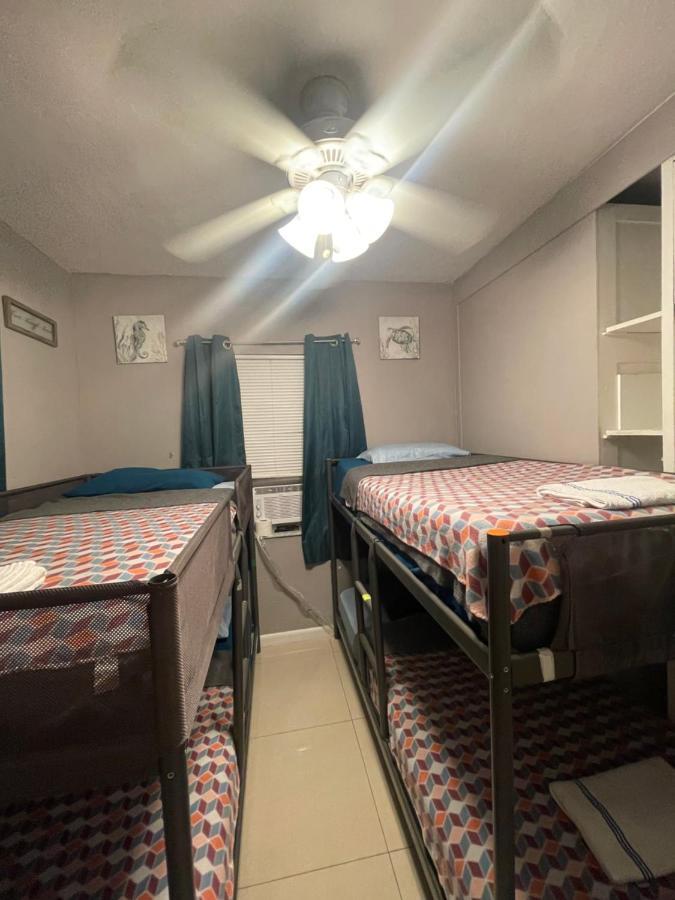 Miami Vibes "Hostel-Like" Shared Room Норт Маями Екстериор снимка