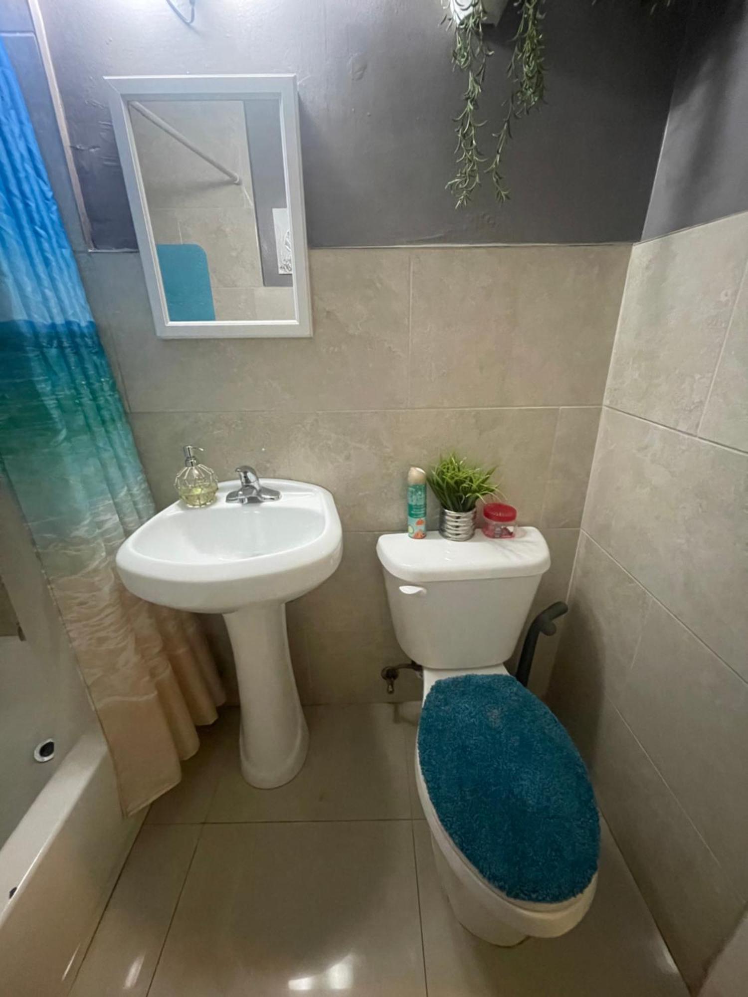 Miami Vibes "Hostel-Like" Shared Room Норт Маями Екстериор снимка